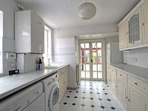 Photo 8- click for photo gallery